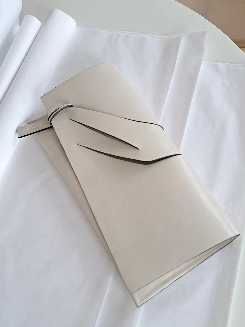 Balance Clutch - Lemon Cream   Colours