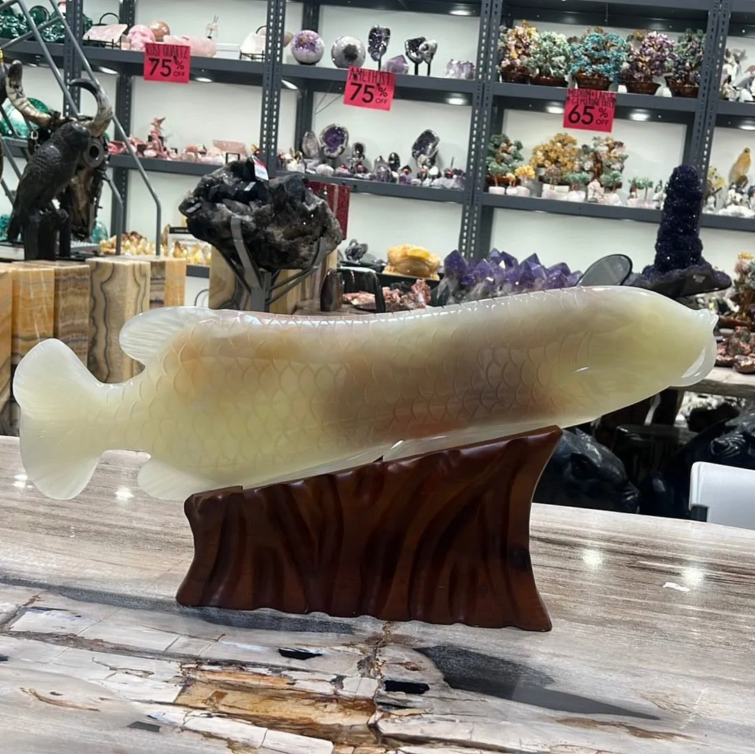 Beautiful Fish Crystal Carving - A Symbol of Abundance and Prosperity