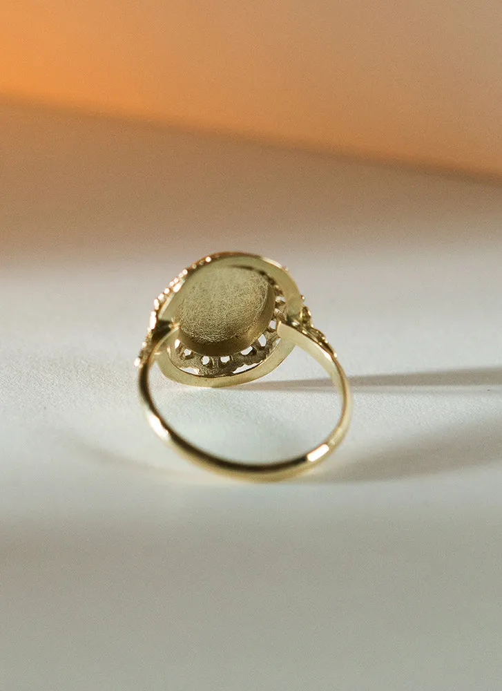 Dolly signet ring 14k gold