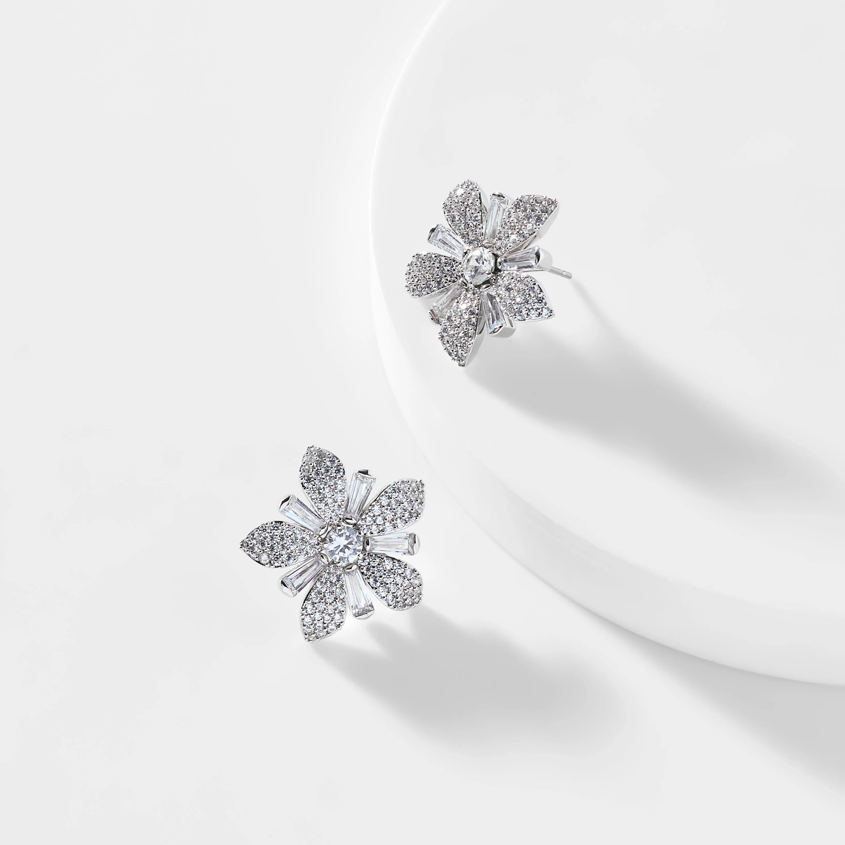 FREYA LARGE PAVE FLOWER STUD EARRINGS