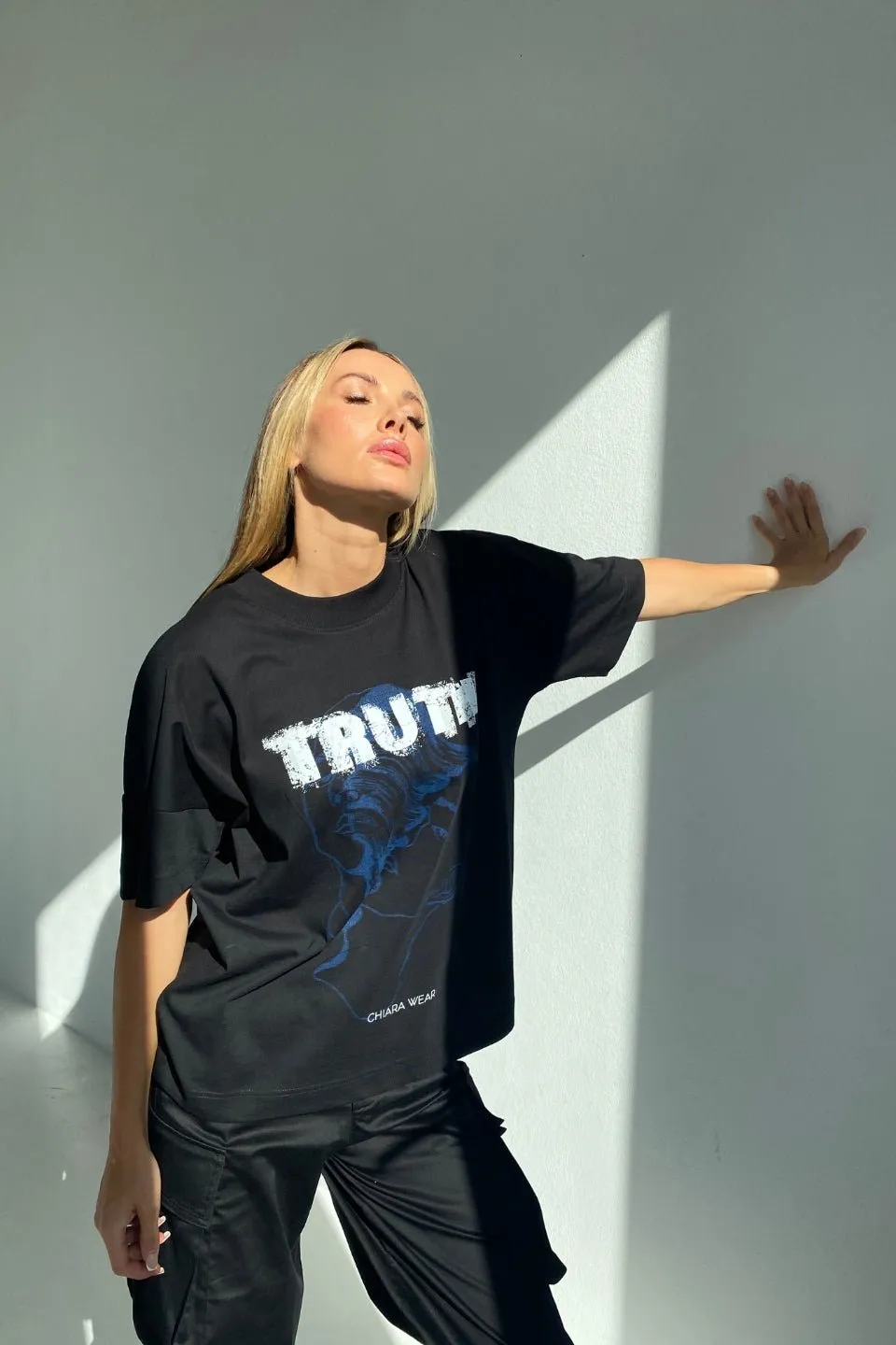 T-shirt damski oversize TRUTH - czarny