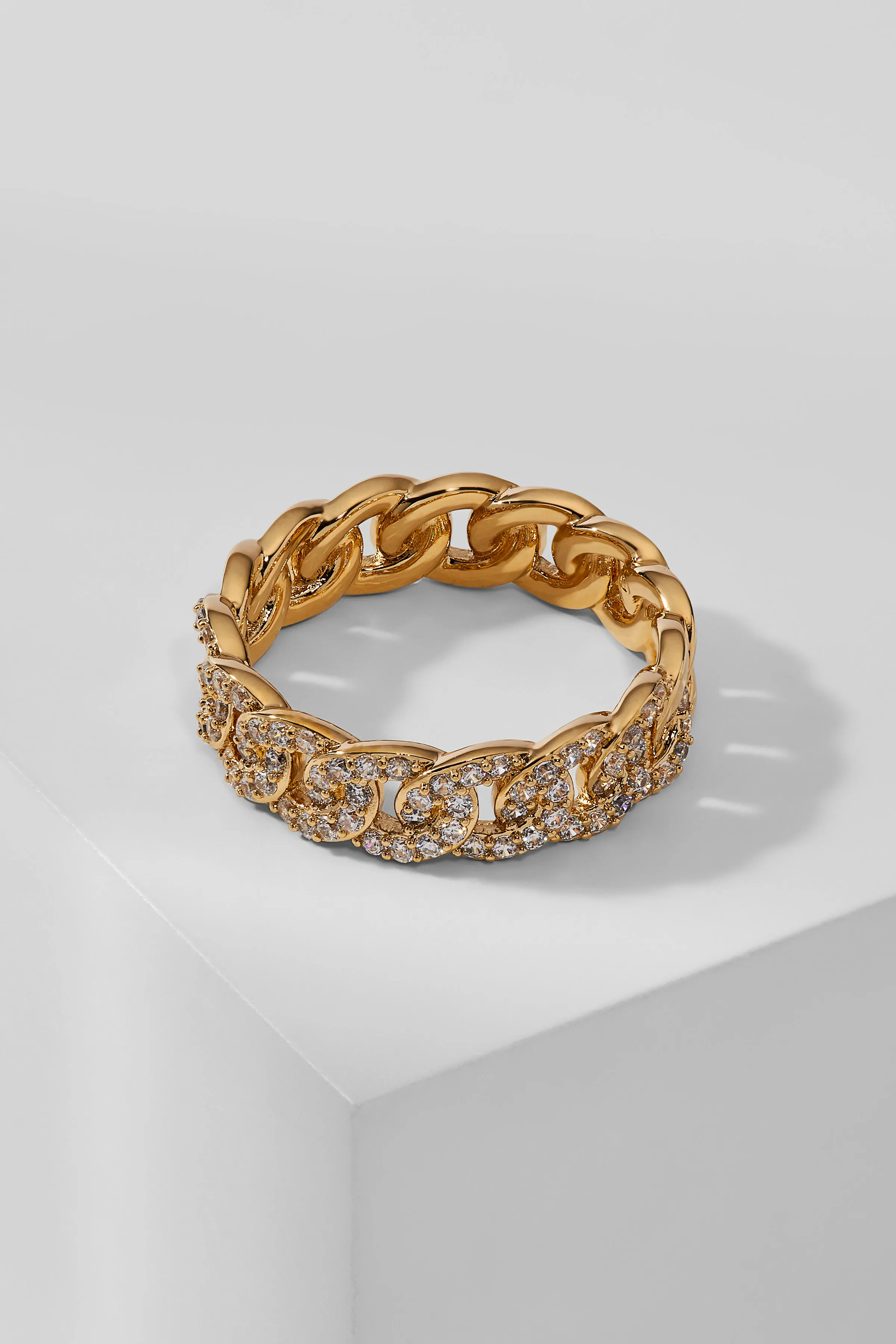 TWILIGHT PAVE CURB BAND RING