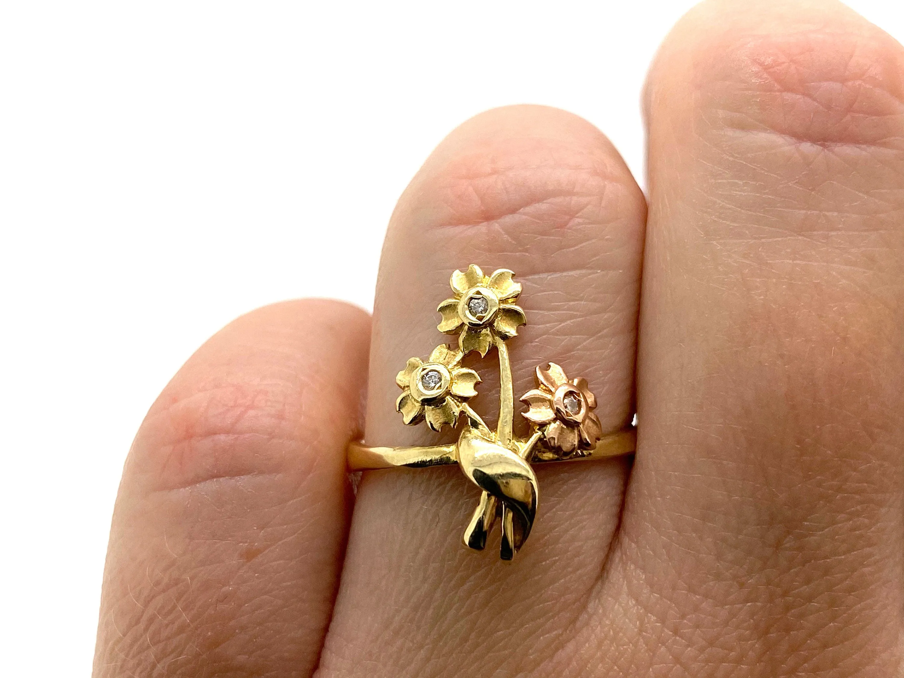 V I N T A G E // 14k bouquet / yellow and rose gold with diamonds / flower design ring / size 7